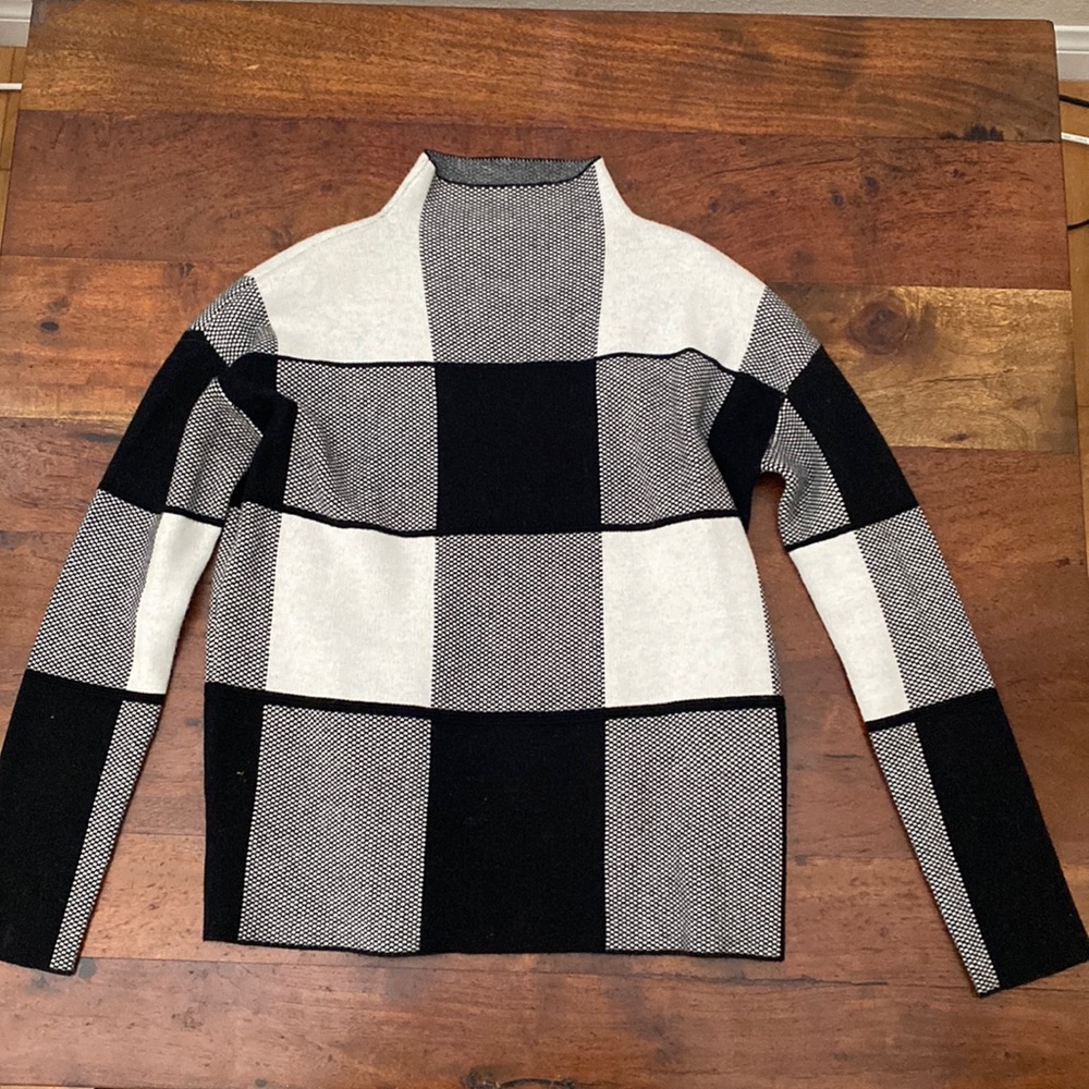 Tahari black and white plaid sweater